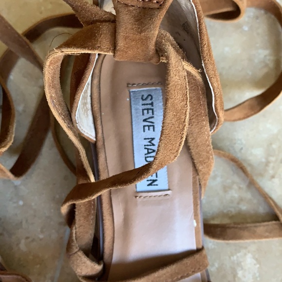 Steve Madden Revere Suede chunky heel Sandal - Picture 8 of 8
